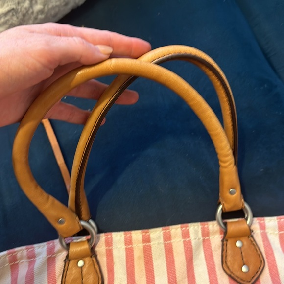 Juicy Couture Canvas Tote with makeup bag - Picture 13 of 17